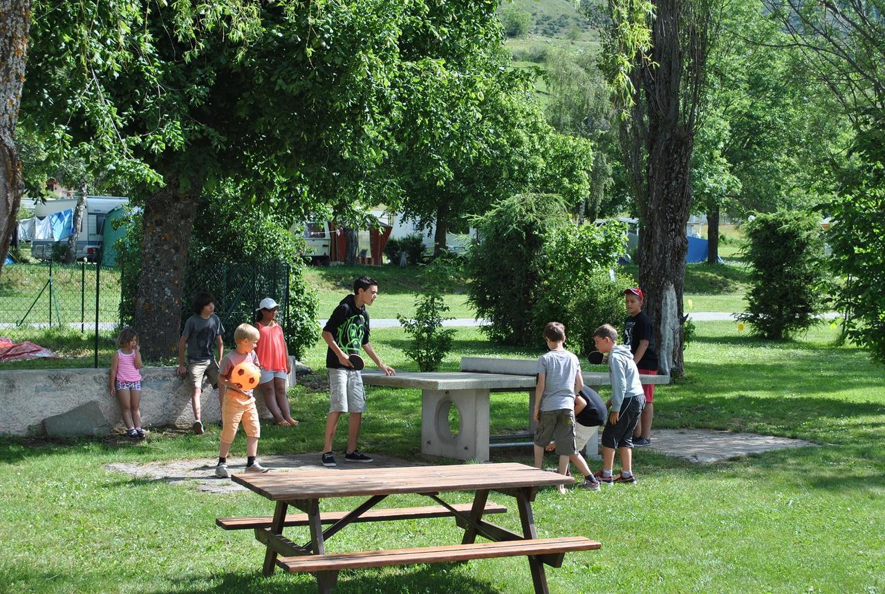 אנסל Camping Les Auches מראה חיצוני תמונה